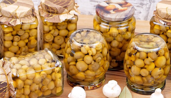 Смачніше, ніж у магазині. Рецепт маринованих шампіньйонів на зиму