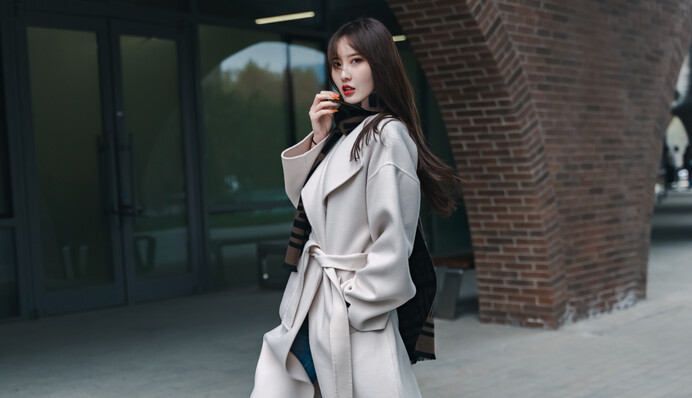 З чим носити довге пальто цієї осені: 5 стильних комбінацій, які легко повторити