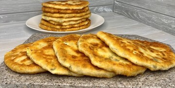 Як приготувати молдавські плацинди з сиром та зеленню: простий рецепт