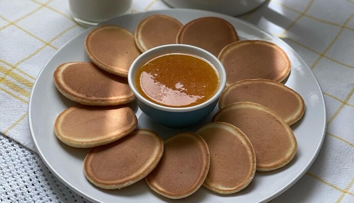 Як приготувати смачні міні-панкейки на молоці: популярний рецепт