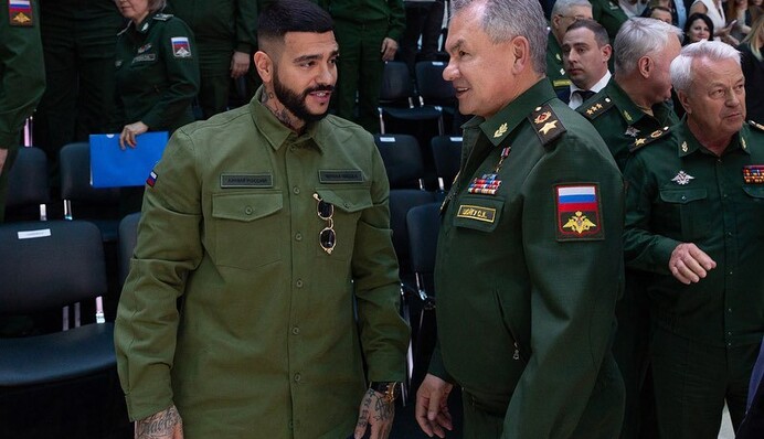 До уваги військкоматів: Остапчук висміяв зірок-рашистів, що хизувалися у військовій формі