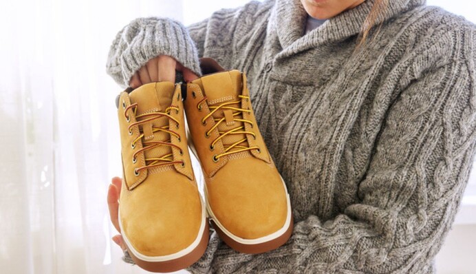 Как почистить осенние ботинки из нубука от грязи и пятен: советы и лайфхаки