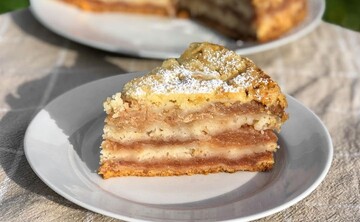 Коли набридла шарлотка. Рецепт смачного насипного пирога з яблуками