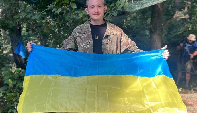 Папа - теперь автомобиль: Коля Сєрга піснею висміяв часткову мобілізацію в Росії