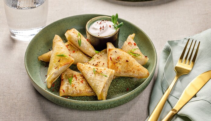 Як приготувати смачні бендерики з фаршем на сковороді: простий рецепт