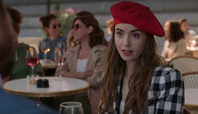 Как красиво носить берет этой осенью: 7 стильных идей и трендовых образов