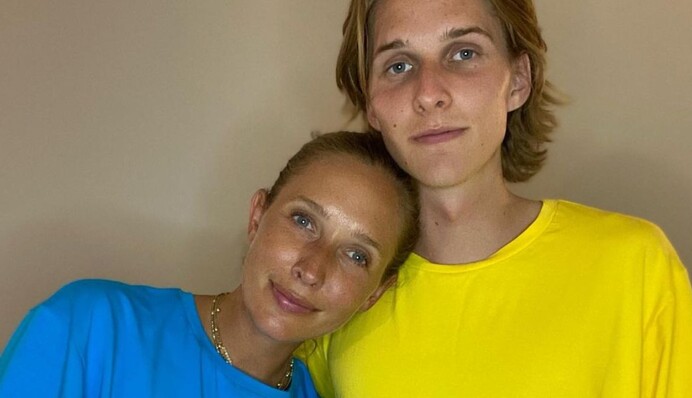 Катя Осадчая поздравила старшего сына Илью с 20-летием и показала семейные фото