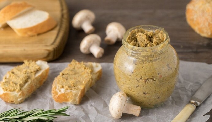 Як закрити на зиму смачний грибний паштет з шампіньйонів: простий рецепт