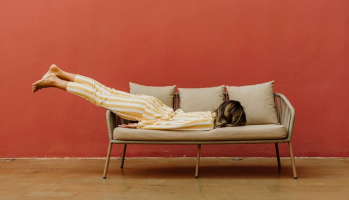 Чому зранку не варто ставити більше одного будильника: пояснення психолога