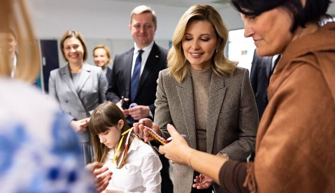 Олена Зеленська показала, в яких умовах навчаються українські діти у Варшаві