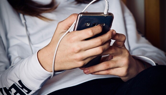 Нужно ли выключать на ночь Wi-Fi на телефоне, чтобы он дольше не разряжался