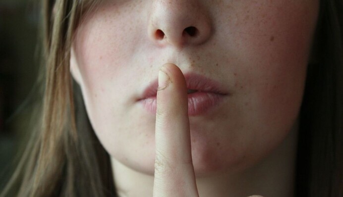 ЗМІ в умовах війни: нормативно-правове регулювання воєнної цензури в Україні