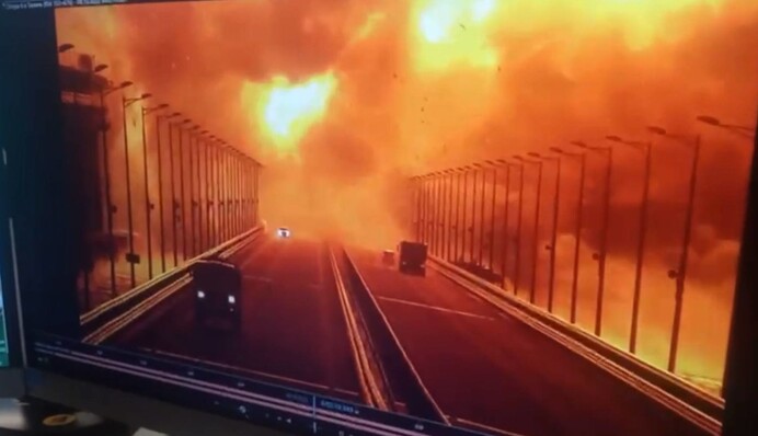 Акела промахнулся: что ждет Путина после подрыва Крымского моста