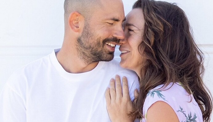 Час для найкращих фото: Андрій Бєдняков з гумором привітав кохану с днем народження