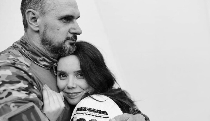 Олег Сенцов снова станет отцом: жена режиссера рассекретила пол малыша и показала фото
