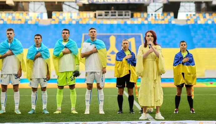 Большая честь: Пташка из 