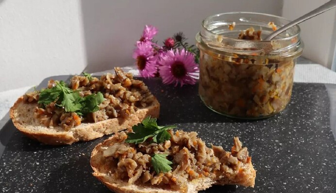 Смачно до бутербродів. Рецепт грибної ікри через м'ясорубку