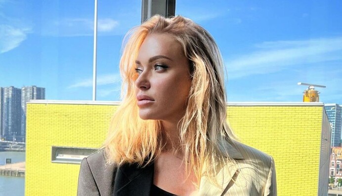 Можу дозволити собі не працювати: Слава Камінська відповіла на хейт через життя за кордоном