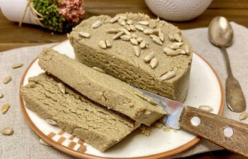 Как приготовить домашнюю халву из трех ингредиентов: простой рецепт