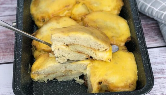 В духовке получаются вкуснее. Рецепт запеченных дерунов с сыром