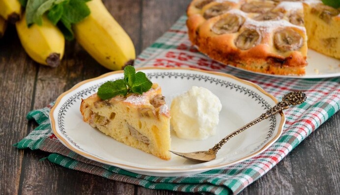 Як приготувати бананову шарлотку замість звичайної: простий рецепт