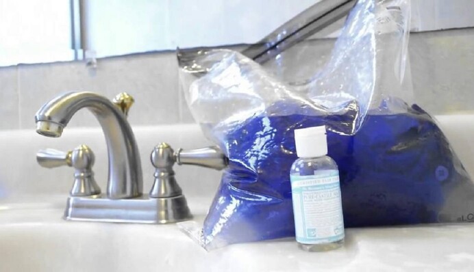 Як випрати речі вручну без пральної машини: швидкий лайфхак