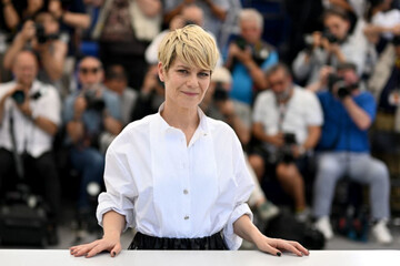 Стилист назвал 4 прически, которые больше всего идут женщинам после 50 лет