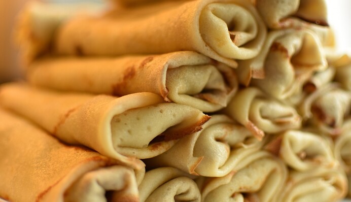 Що загорнути у млинці на Масницю-2024: рецепти найсмачніших начинок