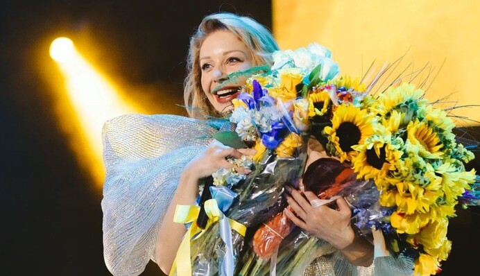 Тіна Кароль на концерті в Лос-Анджелесі виконала пісню 