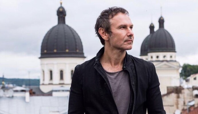 Дают силу и энергию: Вакарчук с нежностью рассказал о маленьких сыне и дочери