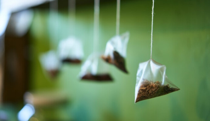 Навіщо класти пакетик чаю у холодильник: розумний лайфхак, який знають не всі