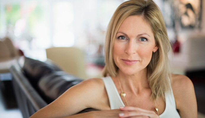 Какого цвета волос стоит избегать женщинам, чтобы не выглядеть старше: советы стилиста