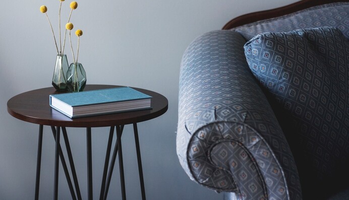 Як вивести плями на м’яких меблях: народні лайфхаки, які варто знати