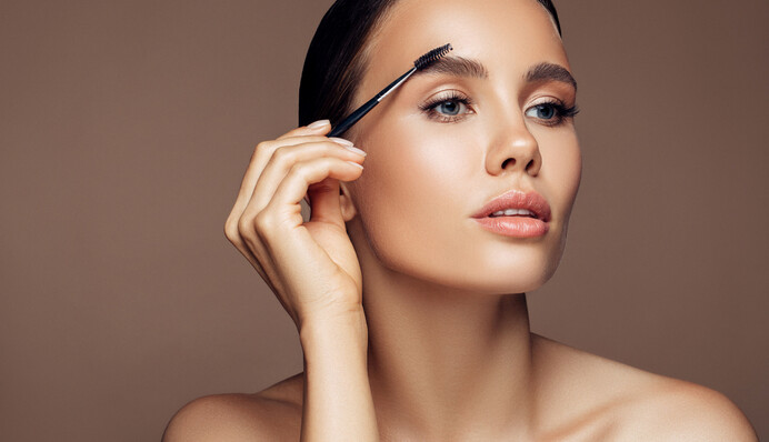 Як не варто фарбувати брови, щоб не виглядати старше: поради візажиста