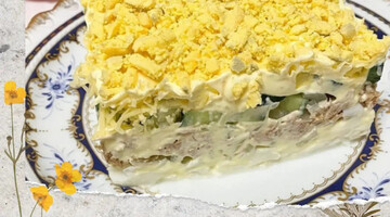 Что приготовить вместо обычной Мимозы: рецепт салата с тунцом слоями