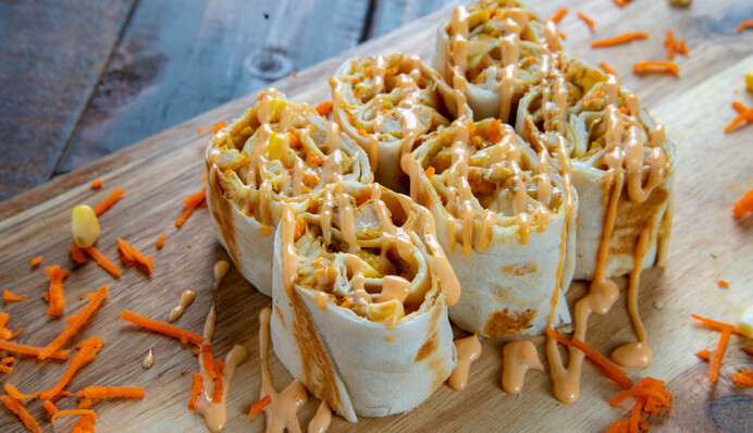 Как приготовить рулетики из лаваша с курицей и грибами: простой рецепт