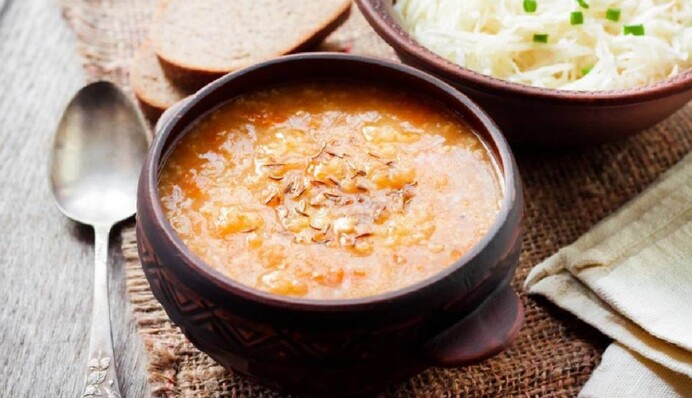 Як приготувати густий капусняк зі свіжої капусти: український рецепт