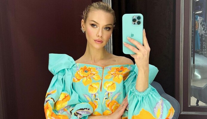 Вікторія Апанасенко у вишитій сукні показала, як готує гардероб до конкурсу 