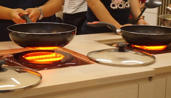 Як відмити скляну кришку від застарілого жиру під обідком, щоб скрипіла від чистоти