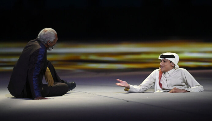 Морган Фримен выступил в зрелищном шоу на открытии Чемпионата мира по футболу-2022: фото и видео