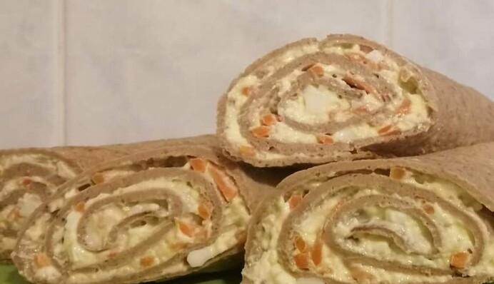 Як приготувати печінкові млинці з начинкою із плавленого сиру: простий рецепт