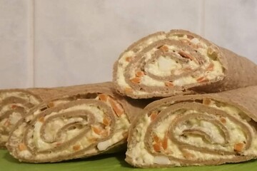 Как приготовить печеночные блины с начинкой из плавленого сыра: простой рецепт