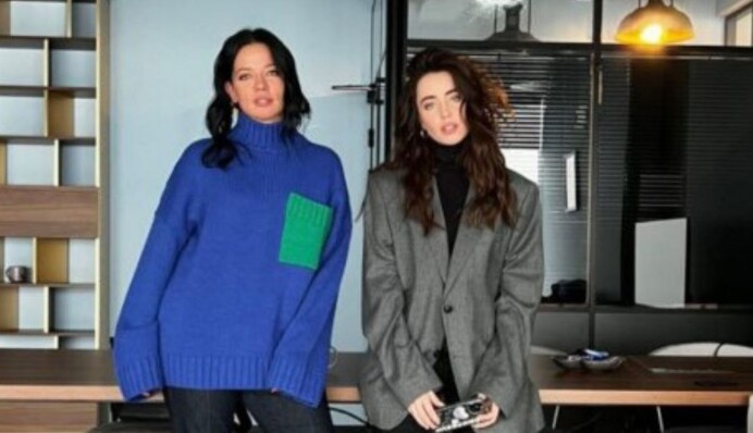 Надя Дорофеева и Ирина Горовая показали самые модные фасоны джинсов 2022 года: фото