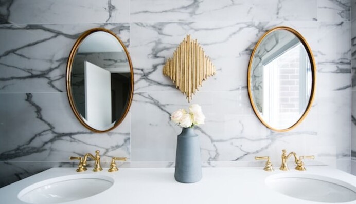 Топ-5 средств, которые справятся с налетом на плитке в ванной