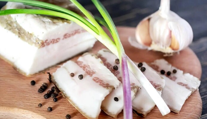 Що зробити зі старим салом: 4 рецепти, які освіжать продукт