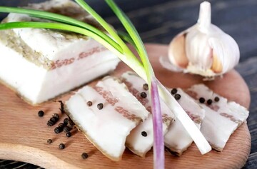 Что сделать со старым салом: 4 рецепта, которые освежат продукт