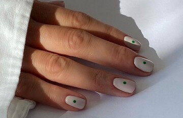 Топ-12 идей минималистического маникюра с точками, который не выходит из моды
