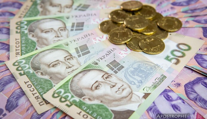 Больше денег украинцам и новинка для водителей: что изменится в декабре