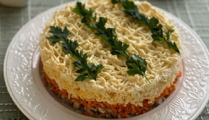 Як приготувати салат Буніто з куркою та корейською морквою: простий рецепт