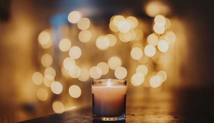 Що робити, щоб свічка довше горіла: лайфхак, який знають не всі